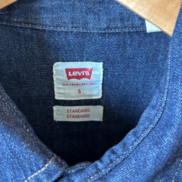 Men’s Levi’s shirt - Picture 4 of 4